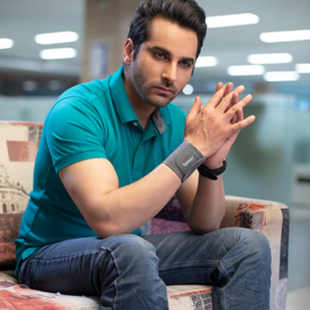 Tynor E-05 Wrist Brace With Double Lock - Image 5